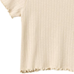 Klassisches Rip-T-Shirt von WHEAT mit kurzen Ärmeln in warmem Weizenton. Das Irene besticht durch seine zeitlose Silhouette und die hochwertige Verarbeitung. Die gerippte Struktur sorgt für optimale Passform und Tragekomfort.