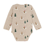 Erwecke dein Weihnachtsglück mit unserem langarm Body ! Das niedliche Weihnachtsmuster von Minymo verleiht jedem Outfit das gewisse Etwas. Mit langen Ärmeln und weichem Stoff bietet er auch Wärme und Komfort für dein Baby. Perfekt für die Festtage und darüber hinaus.
