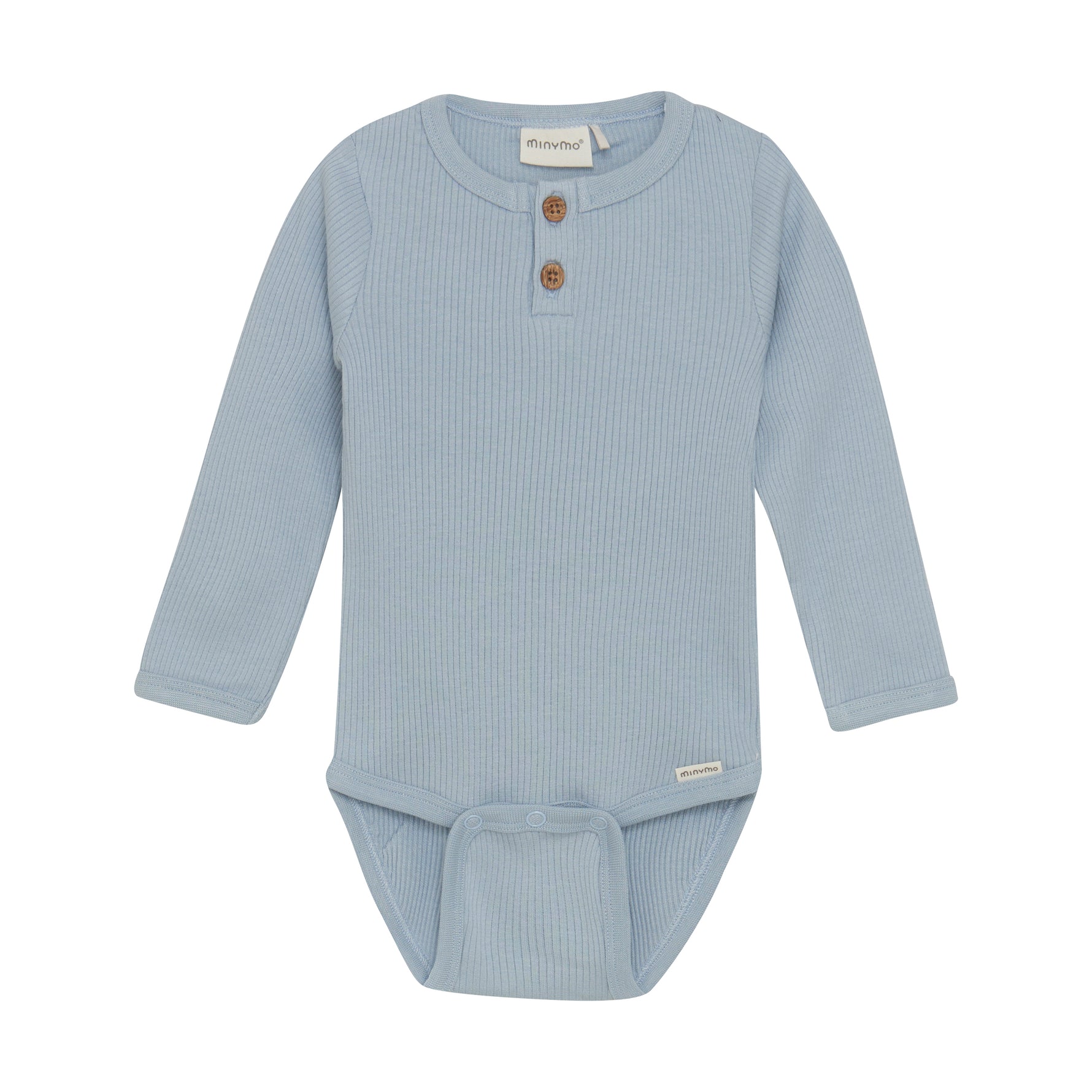 Dieser blaue Body von MINYMO ist mit zarten Holzknöpfen versehen und bietet eine angenehme Passform für Ihr Kind.
