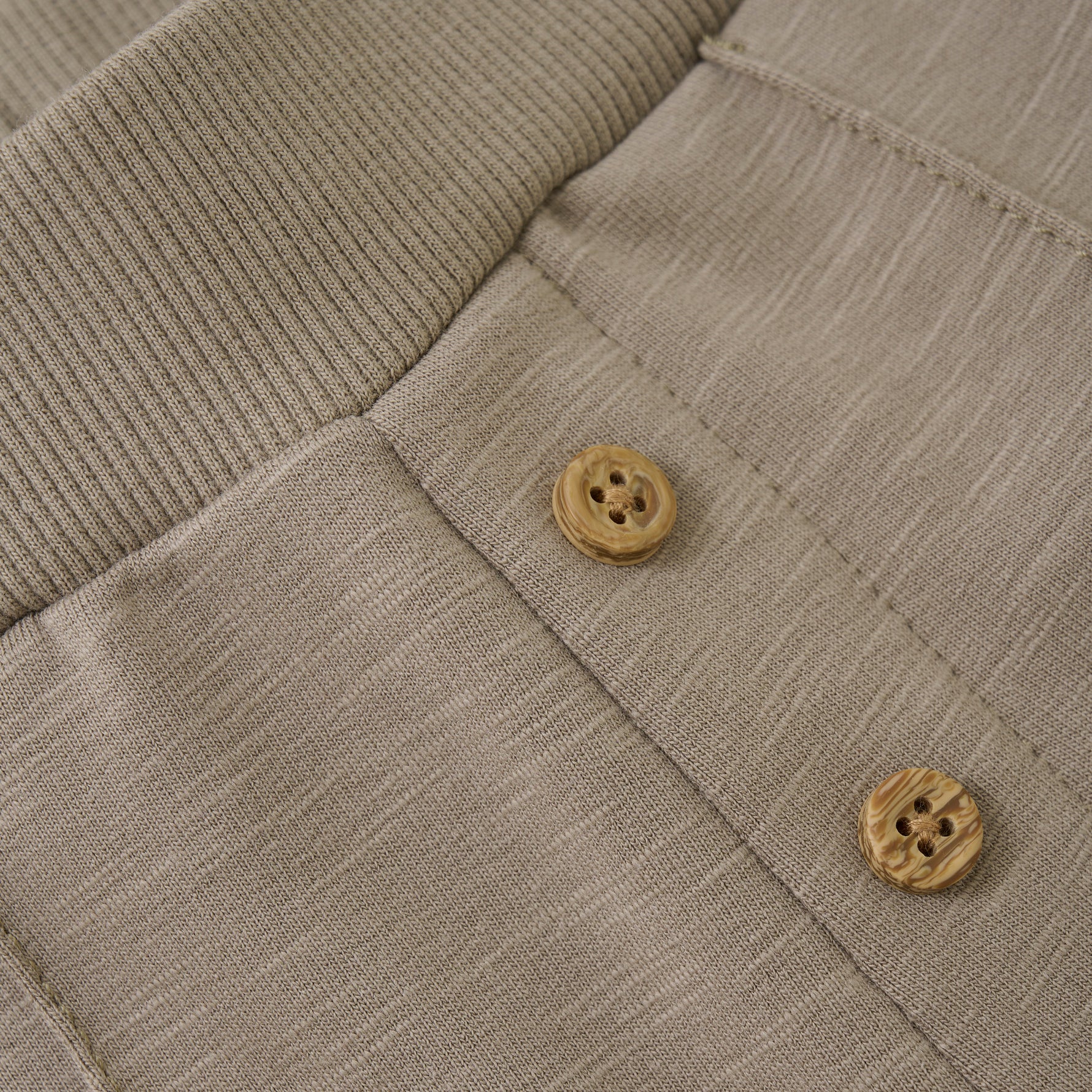 Beige Jogginghosen von MINYMO, die zum Wohlfühlen einladen.