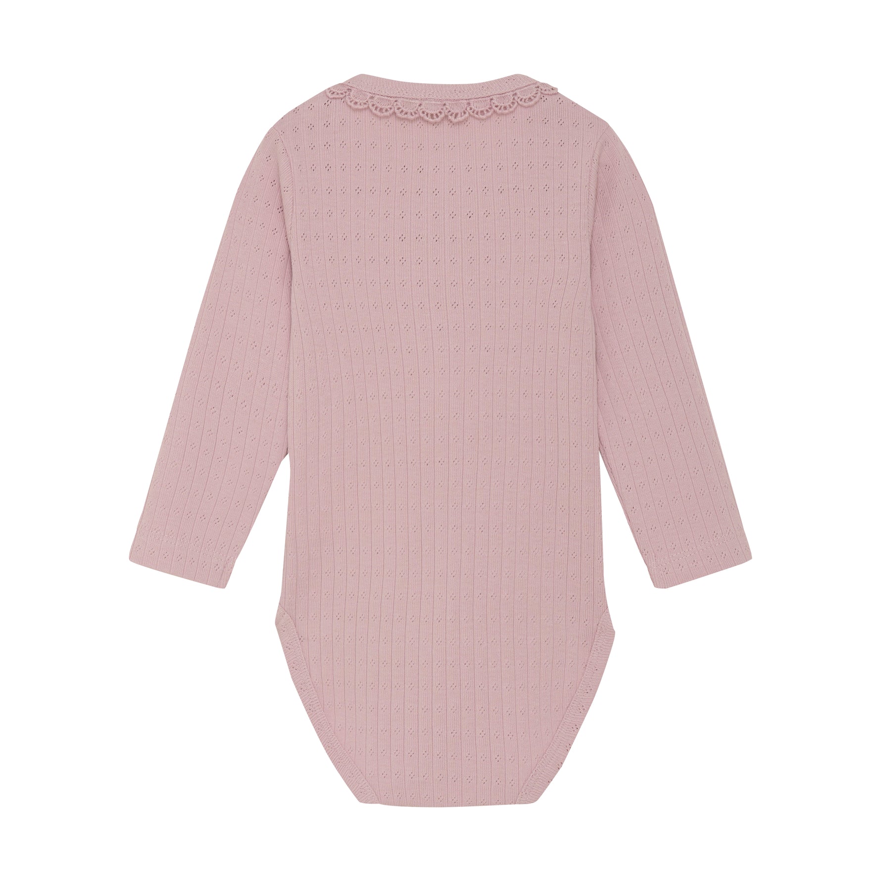 Dieses lilafarbene Body von MINYMO begeistert mit verspielten Rüschen am Kragen und zarten kleinen Details, die für einen charmanten Look sorgen.