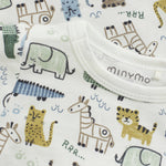 Der MINYMO-Body zeigt sich mit einem verspielten Tiermuster, das Freude macht.