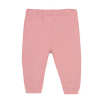 Diese rosa Sweatpants von MINYMO bestechen durch ihre charmanten, herzförmigen Knöpfe und bieten zugleich hohen Tragekomfort für jeden Tag.