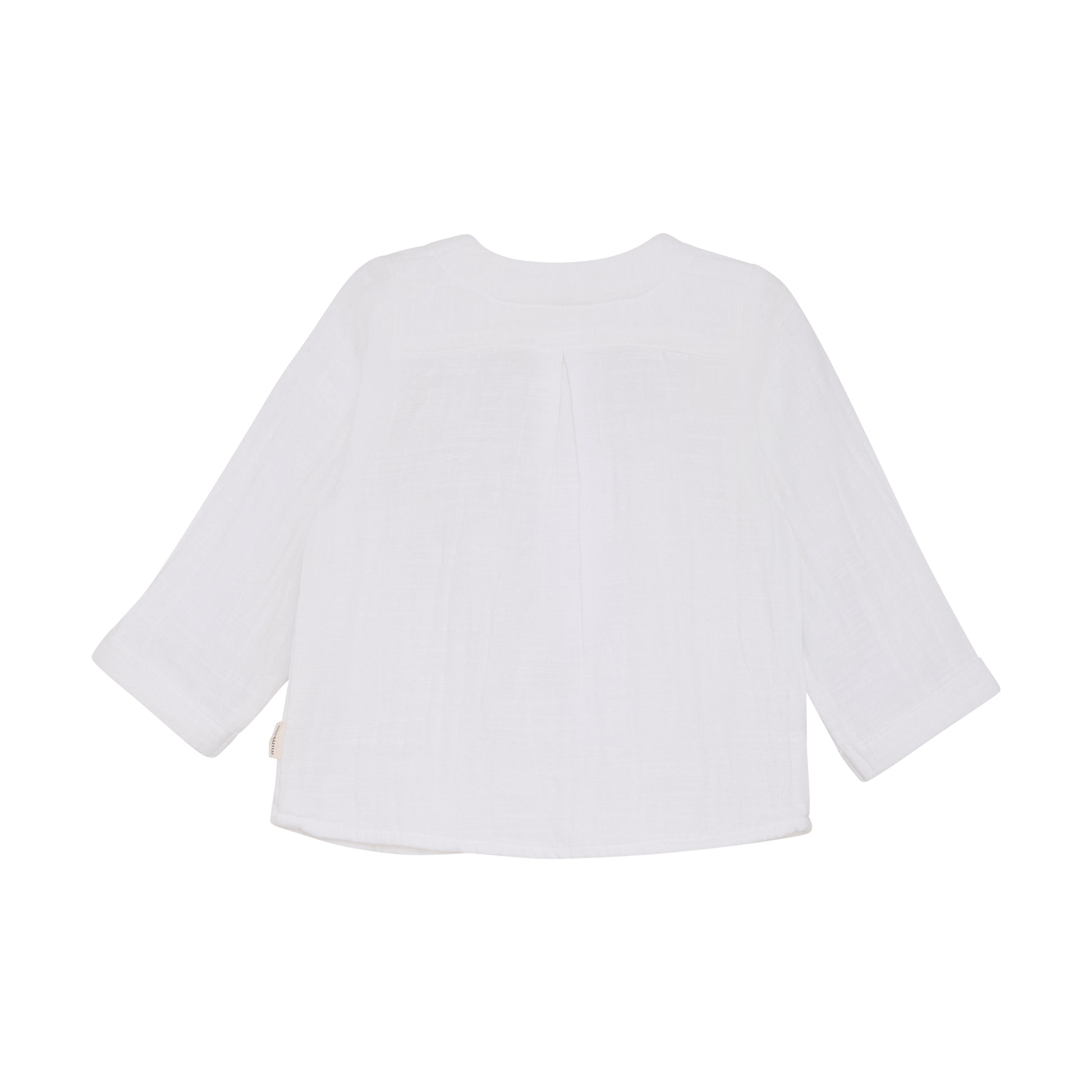 Dieses Langarmshirt von MINYMO überzeugt durch seinen hohen Tragekomfort und die charmanten kleinen Holzknöpfe, die ihm eine besondere Note verleihen.