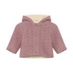 Die zart rosa Strickjacke von Minymo ist mit einem weichen Futter und einer Kapuze ausgestattet, die für zusätzlichen Schutz und Komfort sorgt. Dieses Design vereint funktionale Wärme mit einem ansprechenden Look, der sich ideal für die kühleren Tage eignet.&nbsp;