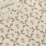 Langärmeliger Body von Minymo mit charmanten All-Over-Print-Details, gefertigt aus hochwertiger Baumwollmischung für maximalen Tragekomfort und Langlebigkeit.