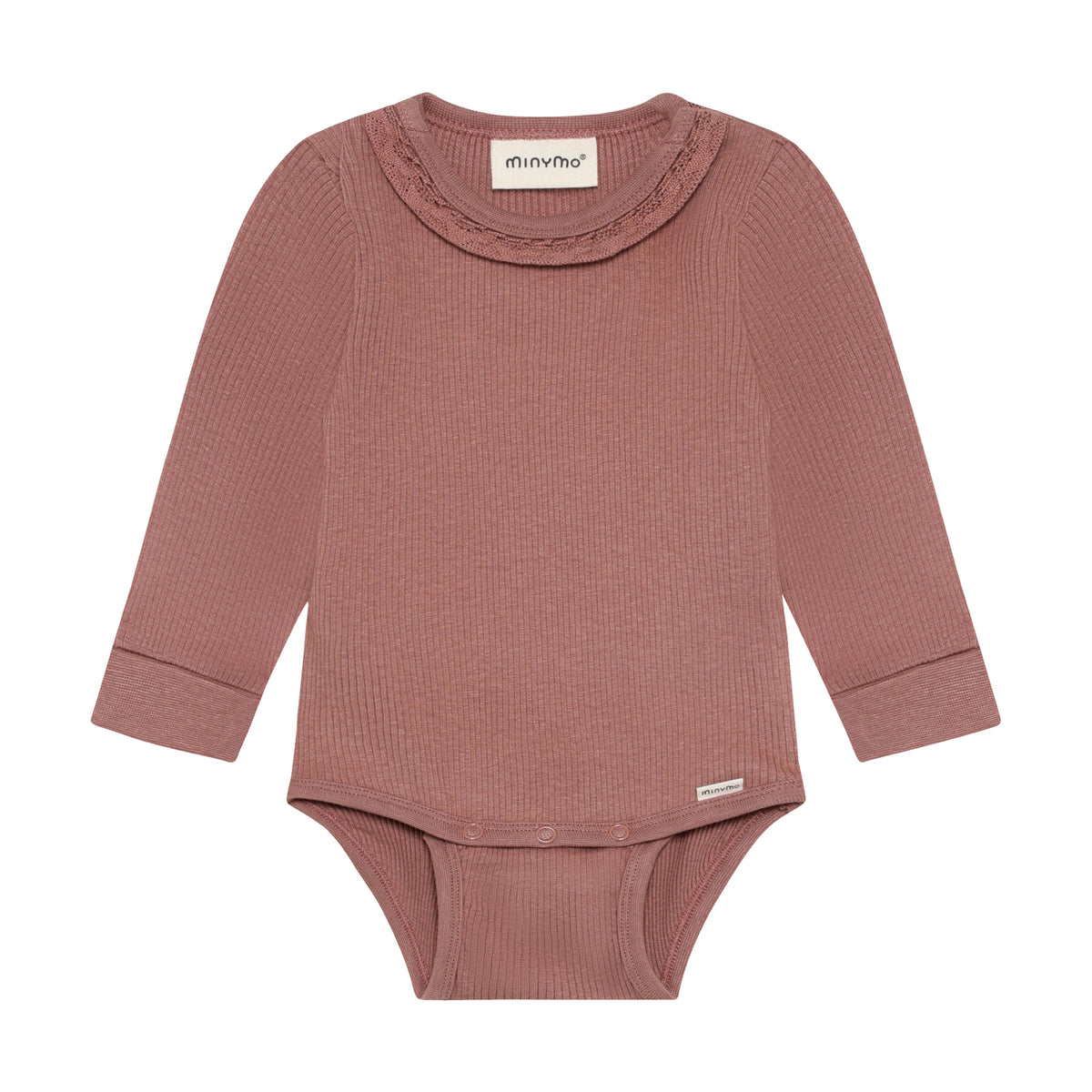 Ein weiches Body-Shirt mit Langarm von Minymo aus hochwertiger Rippe – perfekt für jeden Tag. Die Mischung aus Modal, Baumwolle und Elastane sorgt für maximalen Komfort und Bewegungsfreiheit.