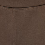 Eine wunderbare braune Hose von Minymo aus 100% Baumwolle – perfekt für Kinder, die Komfort und Stil lieben. Das hochwertige Material sorgt für Langlebigkeit und angenehmes Tragegefühl den ganzen Tag über.