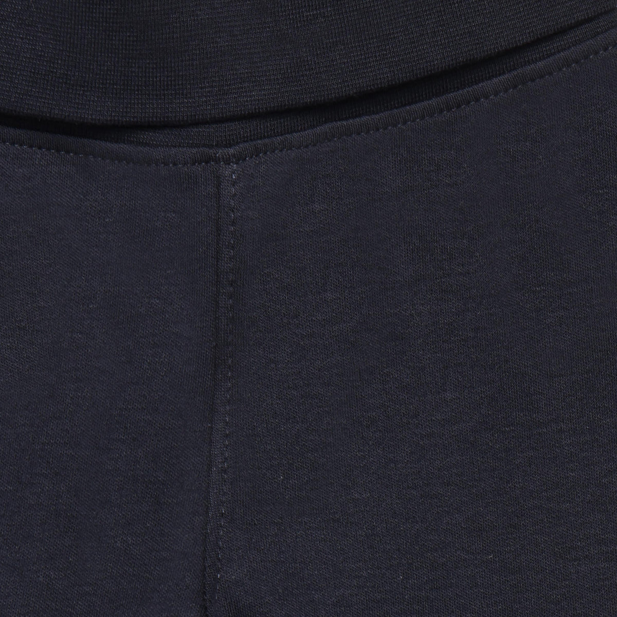 Hochwertige dunkelblaue Hose von Minymo aus 100% Baumwolle. Perfekt für den Alltag – komfortabel, langlebig und pflegeleicht.