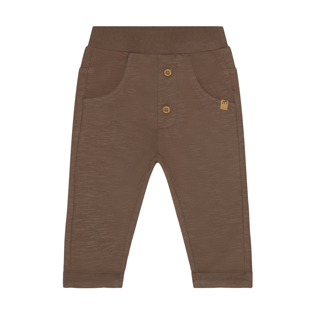 Diese hochwertigen Sweatpants von Minymo in klassischem Braun überzeugen mit ihrer weichen, atmungsaktiven Materialzusammensetzung aus 95% zertifizierter Bio-Baumwolle und 5% Elastane, die optimale Bewegungsfreiheit und langanhaltenden Tragekomfort bietet. Das elastische Material passt sich perfekt an und eignet sich ideal für entspannte Tage zu Hause, sportliche Aktivitäten oder lässige Freizeitlooks.