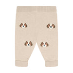 Die Knit Hose von Minymo besticht durch liebevolle Hunde Designs und überzeugt mit hohem Tragekomfort. Das hochwertige Material aus 90% Baumwolle und 10% Acryl sorgt für Strapazierfähigkeit und angenehme Bewegungsfreiheit. Perfekt für den Alltag – praktisch, langlebig und niedlich zugleich.