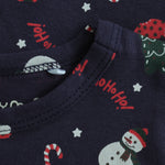 Weiches Langarm-Babybody in dunklem Blau mit festlichem Weihnachtsmotiv-Allover-Design von Minymo – perfekt für die Winterzeit.