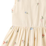 Elegantes Kleid Thelma von WHEAT mit zartem Blumenstick – das perfekte Begleiter für jeden Anlass. Aus 100% Bio-Baumwolle gefertigt, überzeugt das Dress mit natürlicher Weichheit und angenehmer Tragekomfort. Die liebevolle Stickerei verleiht dem Kleid einen verspielten, femininen Touch. Ideal für Alltag, Freizeit oder besondere Momente – zeitlos schön und nachhaltig.