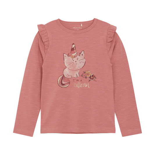 Dieses Langarmshirt von Minymo  in dunkelrosa ist perfekt für Mädchen, die Katzen lieben. Der süße Katzenprint verleiht dem Shirt einen verspielten Touch. Hergestellt aus hochwertigem Material, bietet es ein angenehmes Tragegefühl.