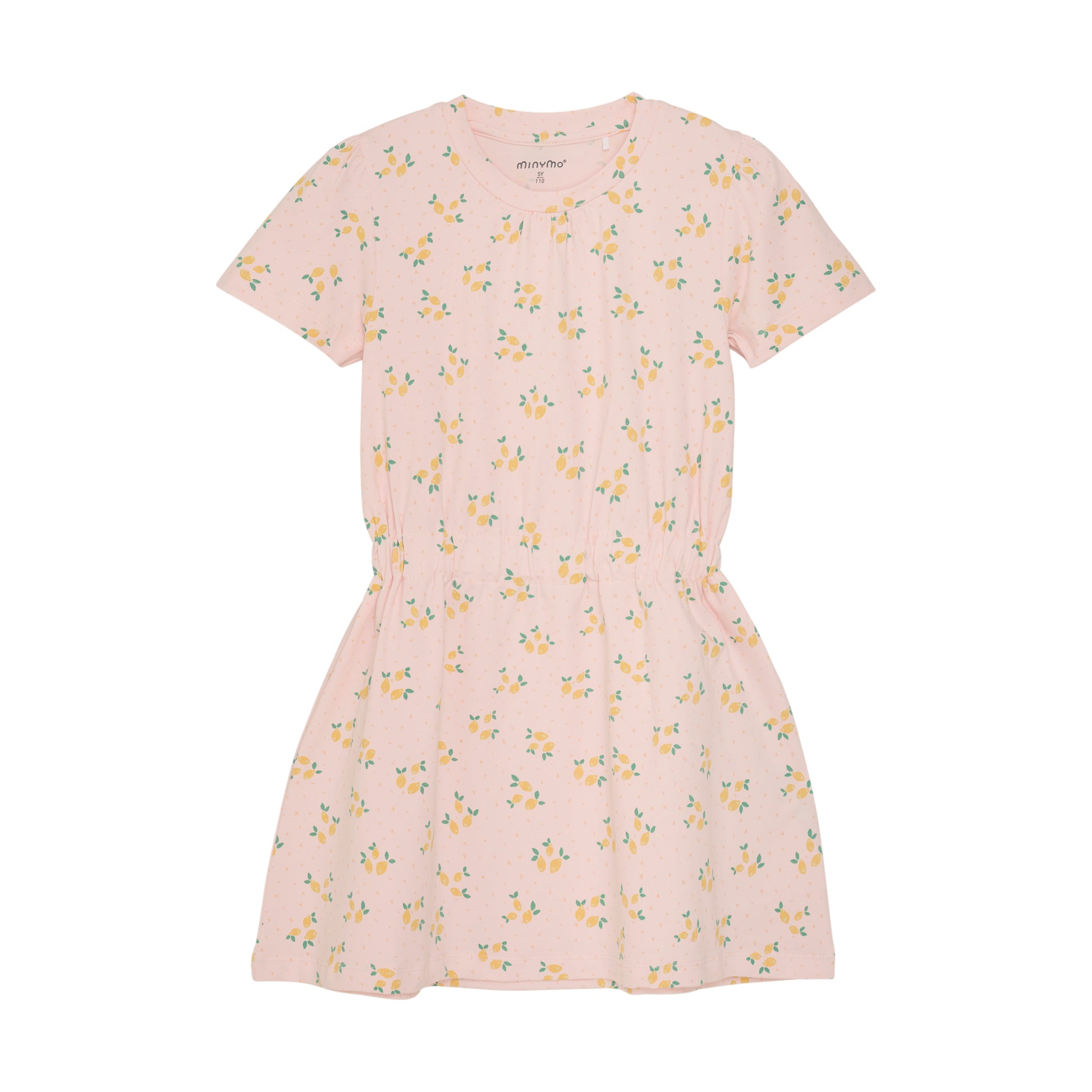Das rosa Kleid von MINYMO zaubert mit seinem spritzigen Zitronenmuster gute Laune und verbindet verspielte Details mit toller Qualität.