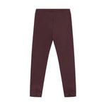 Bequeme Sweat Leggings in Lila von Minymo – perfekt für Alltag und Freizeit. Die weiche Mischung aus 95% Baumwolle und 5% Elastane bietet optimalen Tragekomfort und Bewegungsfreiheit. Ideal für Kinder, die Wert auf Qualität und Style legen.