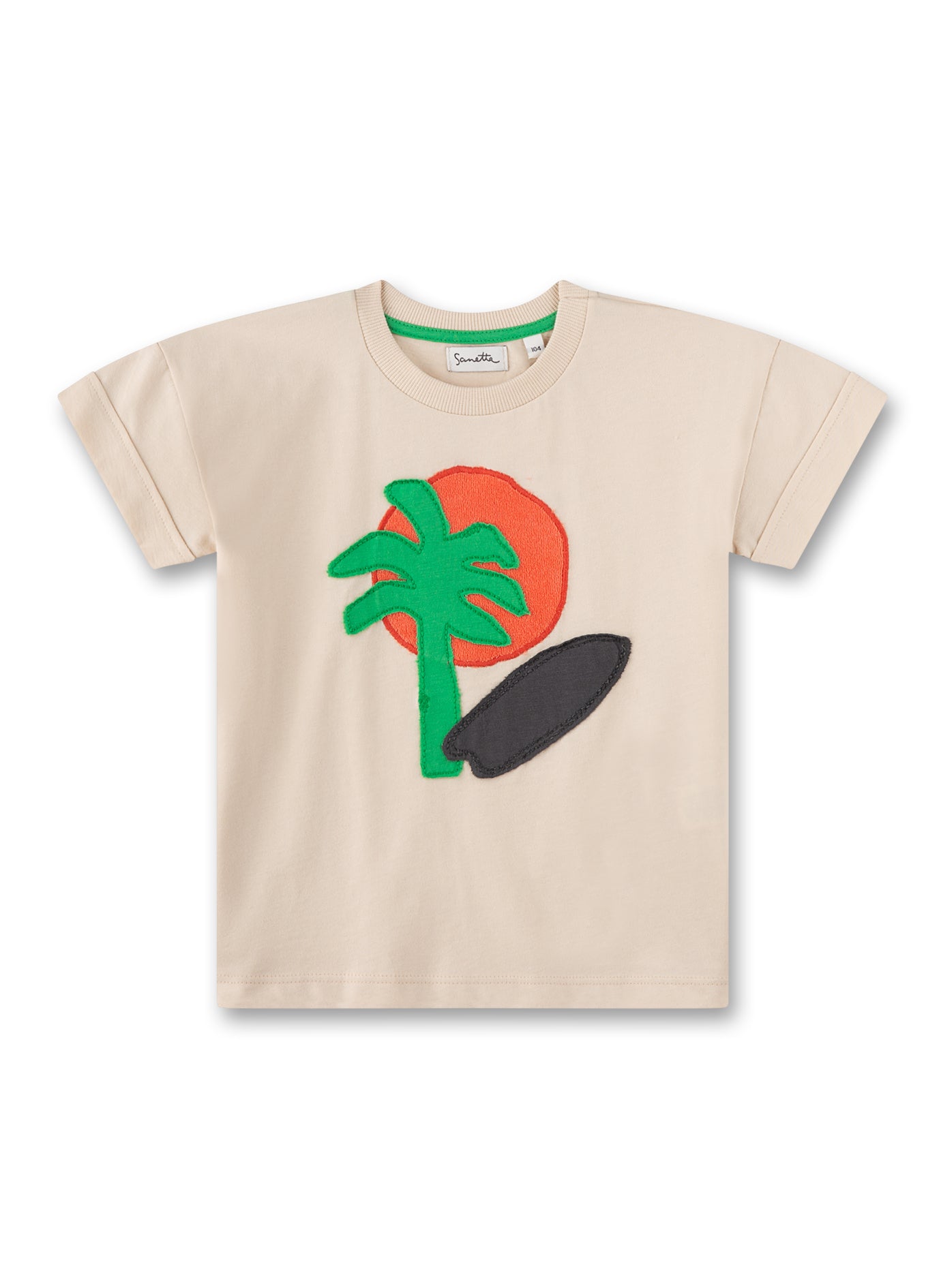 Trendiges Jungen T-Shirt in Beige von Sanetta Pure mit einer sommerlichen Applikation aus Palme, Surfbrett und Sonne auf der Brust.