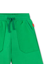 Coole Jungen-Shorts mit großen, aufgesetzten Fronttaschen in einem kräftigen Grün von Sanetta Pure.