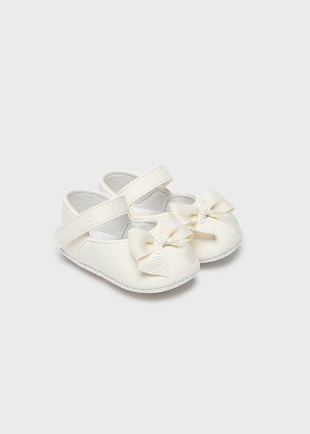 Set Schuhe und Haarband