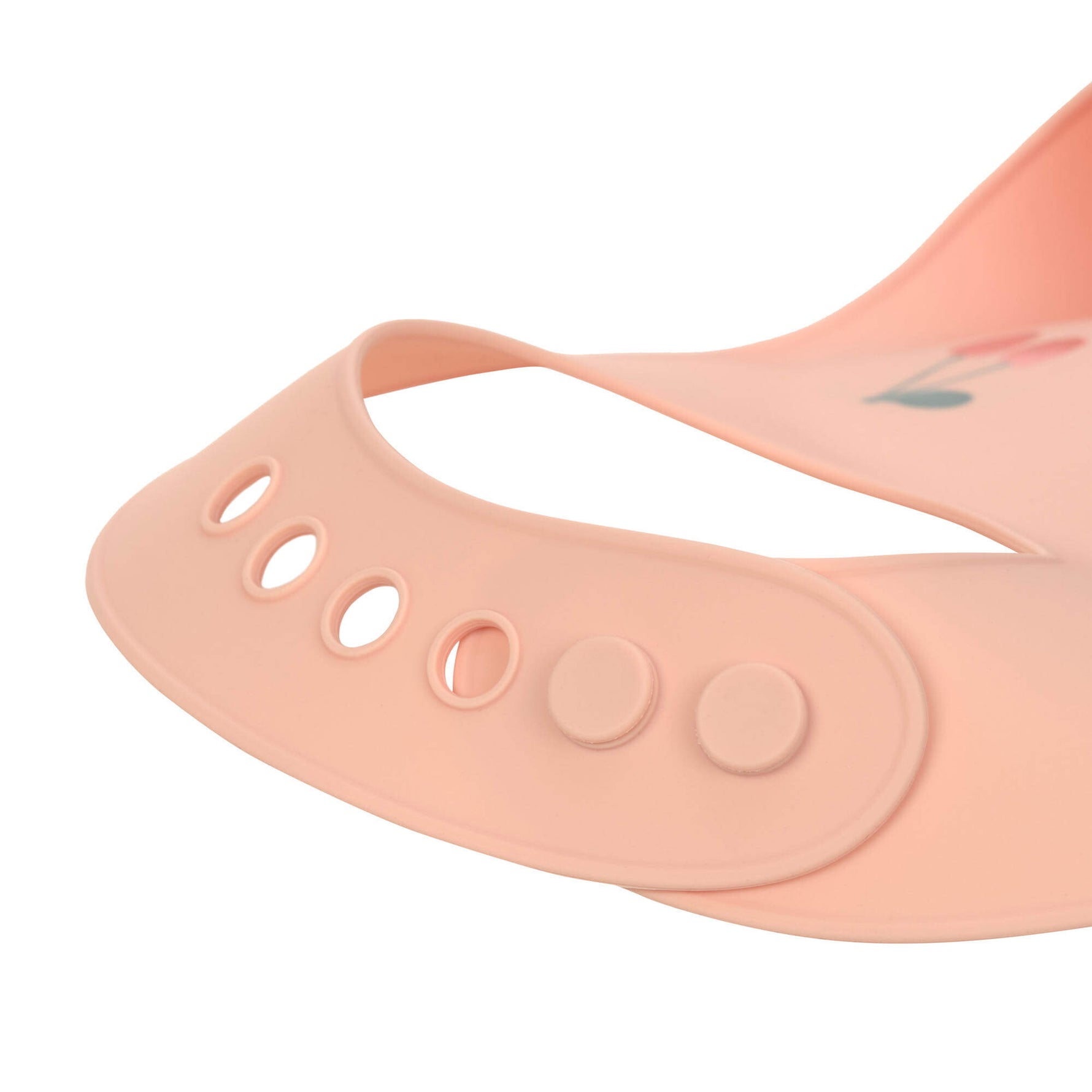 Das Baby Silikonlätzchen mit der tiefen, formstabilen Auffangschale fängt alles auf, was den Mund verfehlt. Das Lätzchen im Happy Fruits Cherry Design lässt sich in 6 Stufen anpassen und ist spülmaschinengeeignet. Geeignet von 6 bis 24 Monate. BPA-frei.