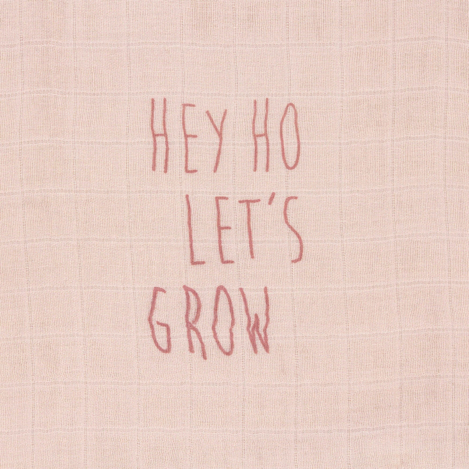 Das 120 x 120 cm Mulltuch Garden Explorer Snail von Lässig ist aus vorgewaschener, atmungsaktiver, pflegeleichter Viskose und Baumwolle. Im 2er Vorteilspack sind die Heavenly Soft Swaddle XL ideal als Spucktuch oder Mullwindel.
