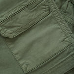 Diese grünen Shorts von MINYMO bieten eine bequeme Passform und sind ideal für warme Tage.