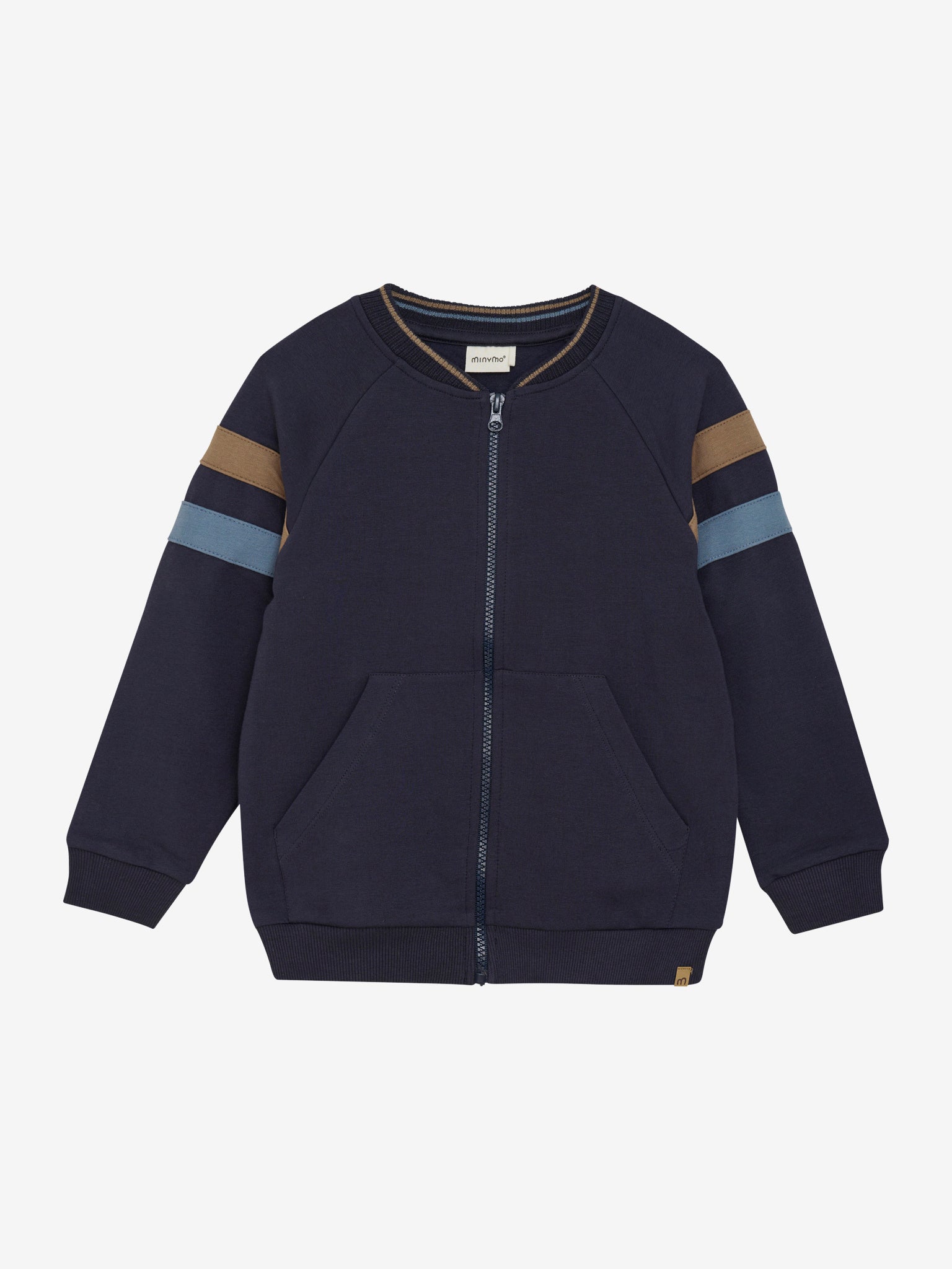 Dieser dunkelblaue Cardigan von MINYMO besticht durch zwei markante Streifen auf den Ärmeln und verleiht jedem Outfit eine sportlich-elegante Note.