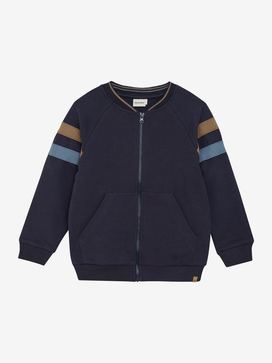 Dieser dunkelblaue Cardigan von MINYMO besticht durch zwei markante Streifen auf den Ärmeln und verleiht jedem Outfit eine sportlich-elegante Note.