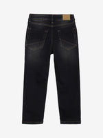 Diese schwarze Denim-Hose von MINYMO überzeugt mit ihrem trendigen Look und sorgt für einen stylischen Auftritt.