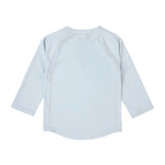 Das langärmelige Kinder UV Shirt von Lässig mit UV-Schutz 60 in Blau schützt zuverlässig. Das atmungsaktive und schnelltrocknende Material sorgt für eine angenehme Passform und Badespaß.&nbsp;

Material: