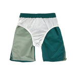 Die grüne UV Badehose von Lässig für Kinder (3 - 6 Jahre) mit UV Schutz 80 sorgt für einen stylishen Look auf dem Badeausflug. Der elastische Bund und der Kordelzug garantieren ein angenehmes Tragegefühl.