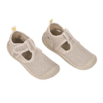 Die Kinder Badeschuhe von Lässig in der Farbe Grau sind leicht, atmungsaktiv und schnell trocknend. Ihre flexible Antirutsch-Sohle und die praktischen Klettverschlüsse sorgen für einen optimalen Halt. Die Kinder Sandalen sind ideal am Strand oder im Freibad.&nbsp;

