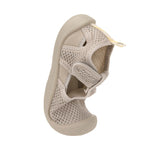 Die Kinder Badeschuhe von Lässig in der Farbe Grau sind leicht, atmungsaktiv und schnell trocknend. Ihre flexible Antirutsch-Sohle und die praktischen Klettverschlüsse sorgen für einen optimalen Halt. Die Kinder Sandalen sind ideal am Strand oder im Freibad.&nbsp;
