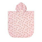 Der Kinder UV Badeponcho von Lässig mit UV-Schutz 80 in Rosa hält nach dem Planschen wunderbar warm. Die Außenseite vom Beach Poncho schützt vor Wind, seine Frottee-Innenseite nimmt Feuchtigkeit auf.