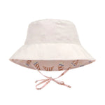 Beschreibung:

Der Kinder Sonnenhut in Rosa im Bucket Hat Style von Lässig schützt dank UV-Schutz 80 den Kopf, Nacken und die Augen von Babys und Kleinkindern. Der Sonnenhut ist wendbar, schnelltrocknend, atmungsaktiv und sorgt so für unbeschwerte Sommertage.&nbsp;