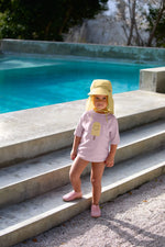 Der Kinder Sonnenhut von Lässig mit extra langem Nackenschutz in Gelb &amp; UV-Schutz 80 schützt den Kopf, Nacken und die Augen von Babys &amp; Kleinkindern. Das schnelltrocknende Obermaterial sorgt für unbeschwerte Sommertage.