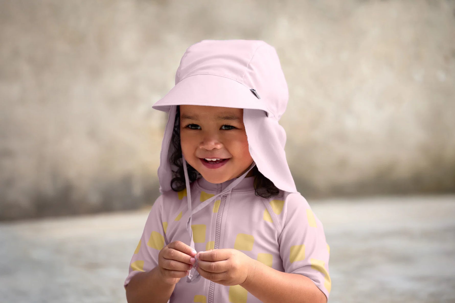 Der Kinder Sonnenhut von Lässig mit extra langem Nackenschutz in Rosa &amp; UV-Schutz 80 schützt den Kopf, Nacken und die Augen von Babys &amp; Kleinkindern. Das schnelltrocknende Obermaterial sorgt für unbeschwerte Sommertage.

