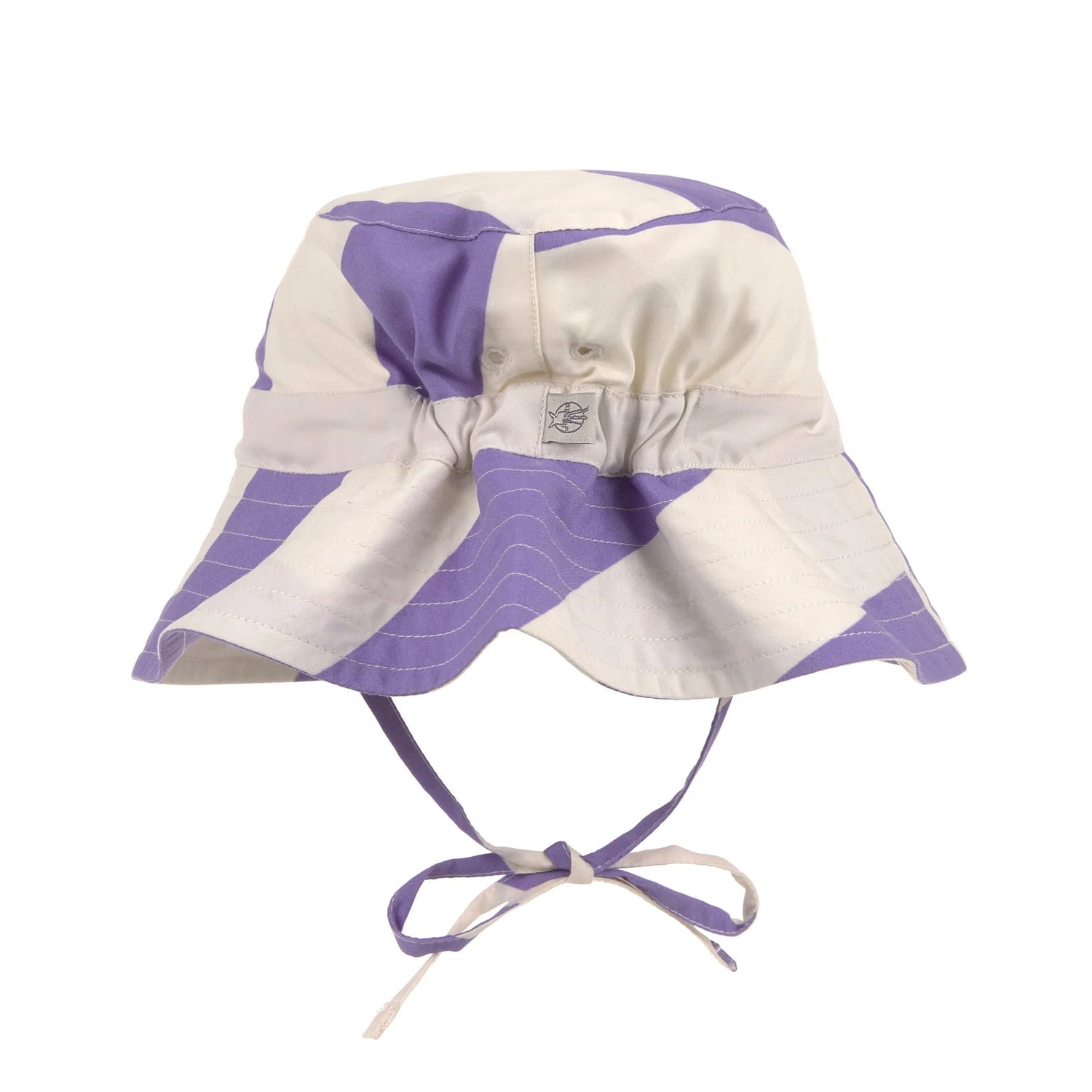 Der gestreifte Kinder Sonnenhut von Lässig in Lila schützt dank UV-Schutz 80 den Kopf, Nacken und die Augen von Babys und Kleinkindern. Sein schnelltrocknendes Obermaterial aus Polyester (recycelt) und das elastische Band am Hinterkopf sorgen für hohen Tragekomfort.