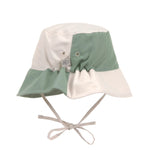Der karierte Kinder Sonnenhut von Lässig in Grün schützt dank UV-Schutz 80 den Kopf, Nacken und die Augen von Babys und Kleinkindern. Sein schnelltrocknendes Obermaterial aus Polyester (recycelt) und das elastische Band am Hinterkopf sorgen für hohen Tragekomfort.&nbsp;