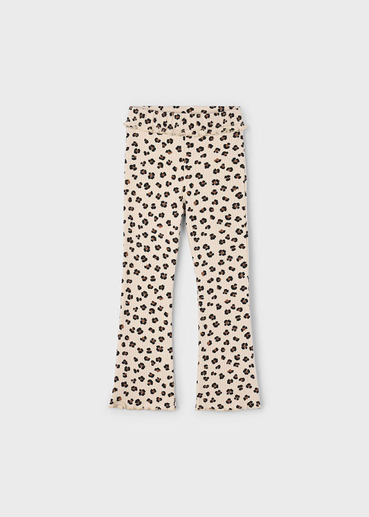 Diese Flare-Leggings von Mayoral begeistern mit einem stylischen Leopardenmuster und verleihen jedem Outfit eine trendbewusste Note.