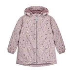 Die Jacke von Minymo verfügt über einen Allover-Print und reflektierende Details. Sie ist mit abnehmbarer Kapuze, Taschen und hochwertigem Reißverschluss ausgestattet. Die Jacke ist mit vorgeformten Ellbogen und versiegelten Nähten gestaltet. Sie ist winddicht, und hat Atmungsaktivität 8.000 g/m², Abriebfestigkeit 60.000 Rubs und Wassersäule 10.000 mm. Imprägniert mit BIONIC FINISH® ECO Zertifiziert durch GRS - Made with 65% Recycled Material CERES-0366