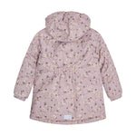 Die Jacke von Minymo verfügt über einen Allover-Print und reflektierende Details. Sie ist mit abnehmbarer Kapuze, Taschen und hochwertigem Reißverschluss ausgestattet. Die Jacke ist mit vorgeformten Ellbogen und versiegelten Nähten gestaltet. Sie ist winddicht, und hat Atmungsaktivität 8.000 g/m², Abriebfestigkeit 60.000 Rubs und Wassersäule 10.000 mm. Imprägniert mit BIONIC FINISH® ECO Zertifiziert durch GRS - Made with 65% Recycled Material CERES-0366
