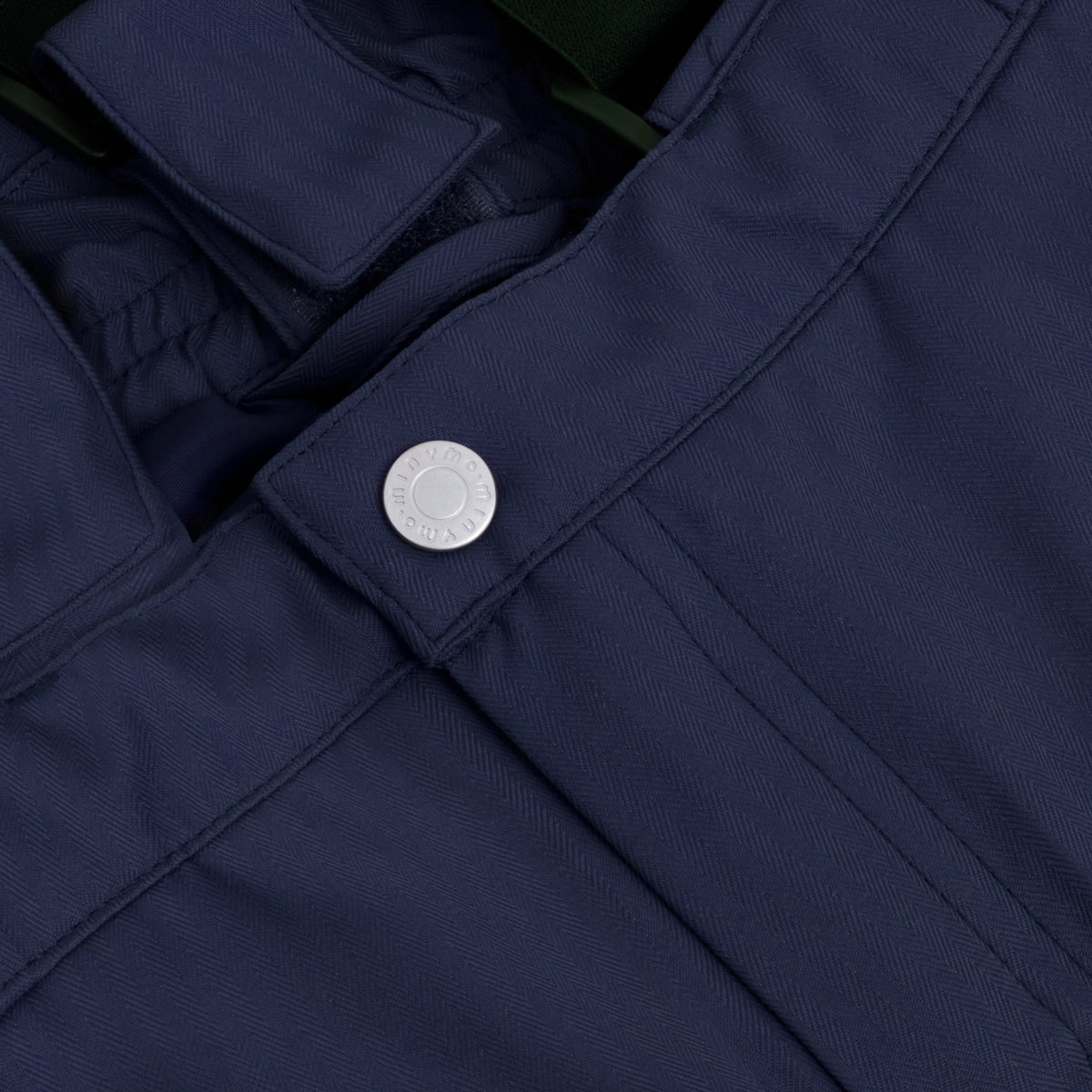 Warme und strapazierfähige Winterhose in klassischem Dunkelblau von Minymo. Aus hochwertigem Polyester gefertigt, bietet sie optimalen Schutz vor Kälte und Nässe. Perfekt für aktive Wintertage mit komfortablem Sitz und langlebiger Verarbeitung.