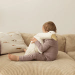 Unsere emma &amp; noah Babyschlafanzüge aus atmungsaktivem Viskose-Baumwoll-Mix sorgen für angenehmen Schlaf. Der praktische Reißverschluss mit Kinnschutz erleichtert das An- und Ausziehen sowie das Wickeln. Offene Füße fördern die Bewegungsfreiheit bei den ersten Entdeckungen.