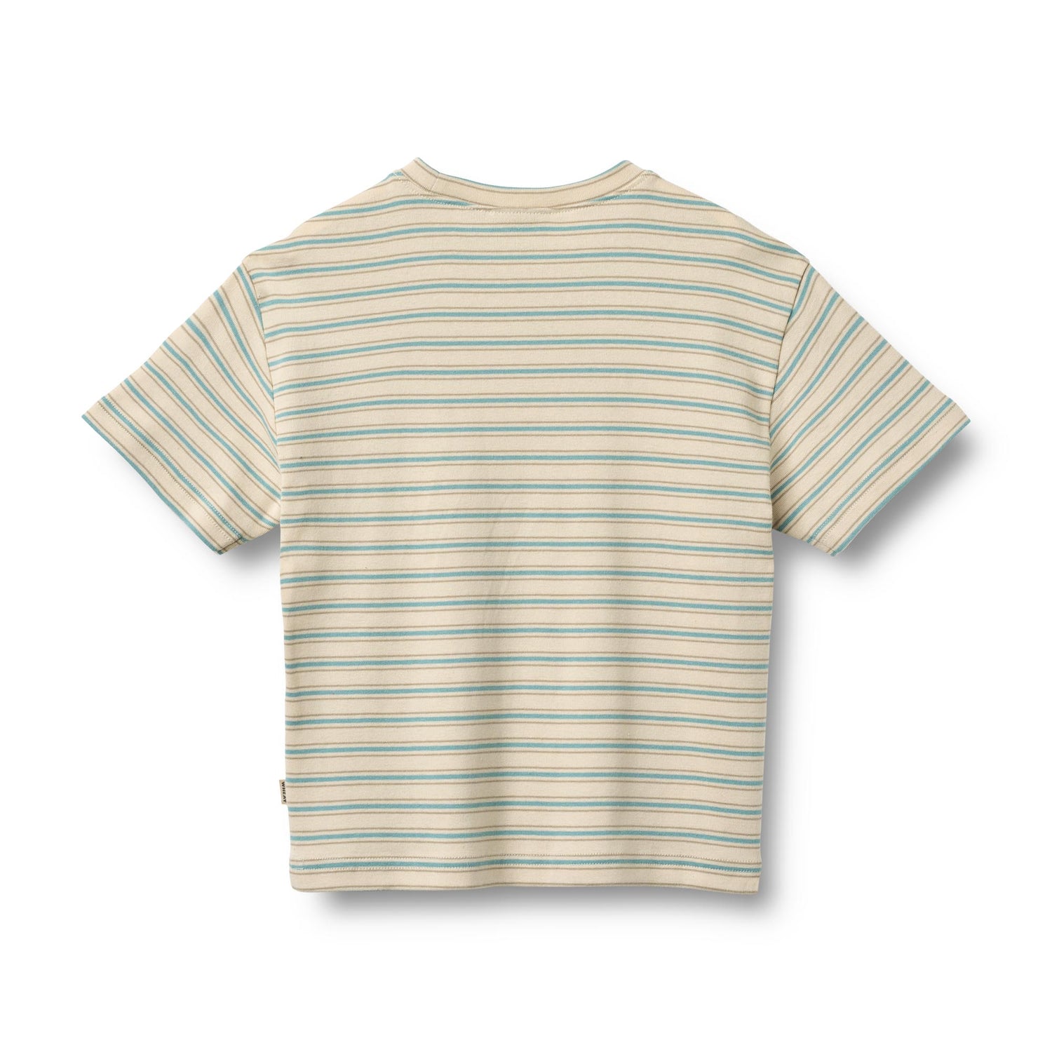 Klassisches T-Shirt mit feinen Streifen von WHEAT. Das zeitlose Design passt zu jedem Outfit und bietet maximalen Tragekomfort durch die hochwertige Bio-Baumwolle. Perfekt für den Alltag – vielseitig kombinierbar und langlebig.