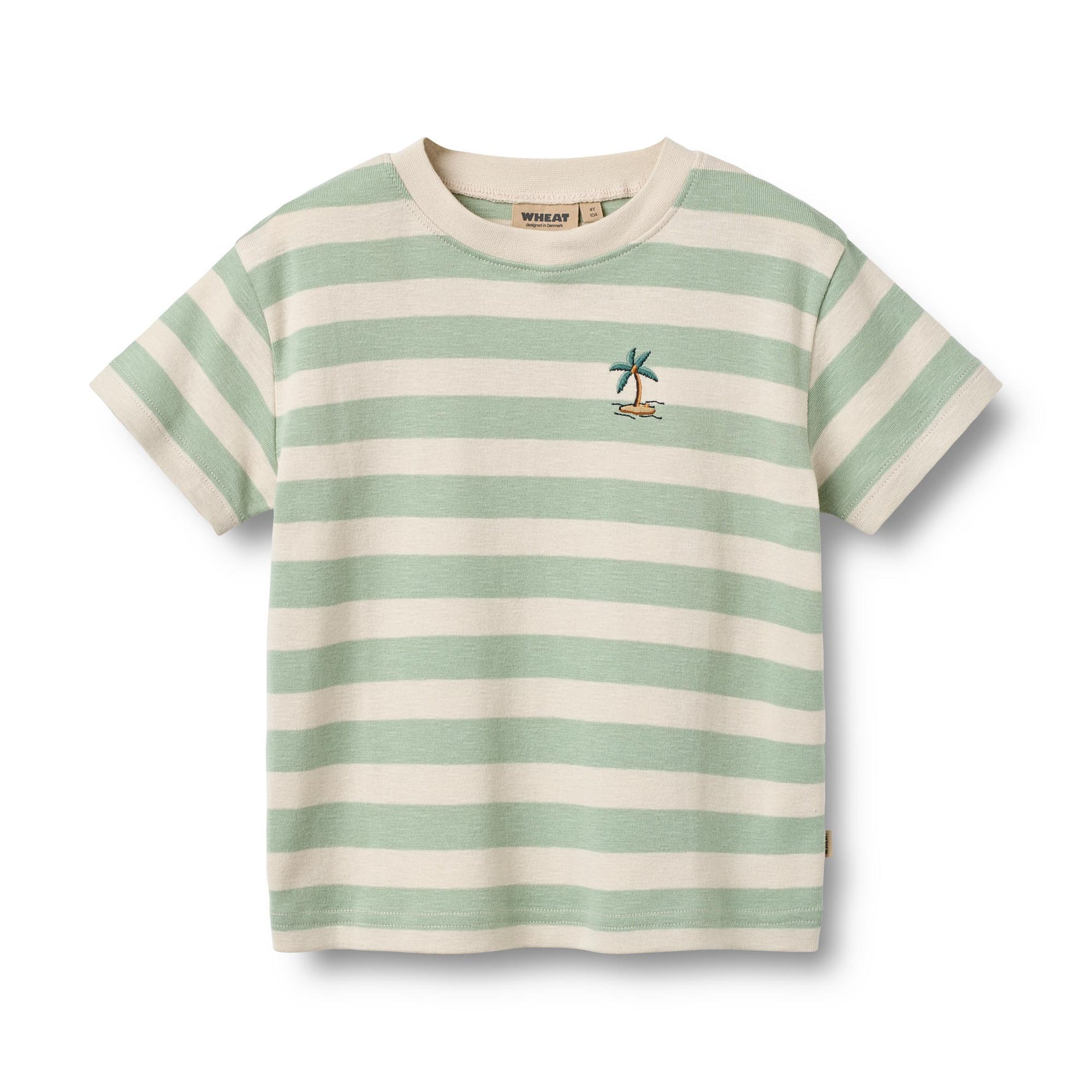 Klassisches Kurzarm-T-Shirt mit feinen Streifen von WHEAT. Das Liam besticht durch seine zeitlose Silhouette und den hohen Tragekomfort. Gefertigt aus 100% Bio-Baumwolle, bietet es sanfte Haptik und Atmungsaktivität für den Alltag. Ein vielseitiges Basics-Piece, das sich mühelos kombinieren lässt.