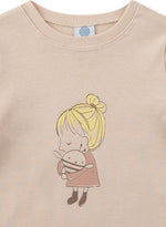 Kurzes sommerliches Nachtwäsche-Set von Sanetta mit Artwork auf dem T-Shirt und süßem Bienen-Allover auf der kurzen Schlafhose