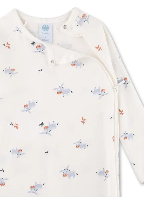 Dieses off-white Overall von Sanetta besticht durch charmante Esel-Motive und bietet eine hochwertige Verarbeitung für optimalen Tragekomfort.