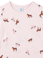 Dieser rosa Pyjama von Sanetta begeistert mit einem verspielten Pferdemotiv und sorgt für süße Träume.
