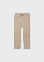 Beschreibung

Diese Basic Hose aus der festlichen Kollektion von Mayoral verbindet schlichte Eleganz mit hohem Tragekomfort. Perfekt für besondere Anlässe, bietet sie eine vielseitige Passform und hochwertige Verarbeitung, die Ihren Look stilvoll abrundet. Ein Must-have für festliche Momente, das sich mühelos kombinieren lässt.